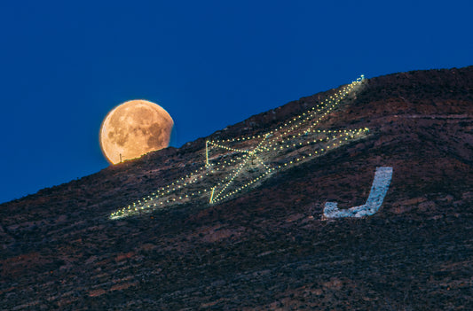 Star On the Mountain Moon Descent